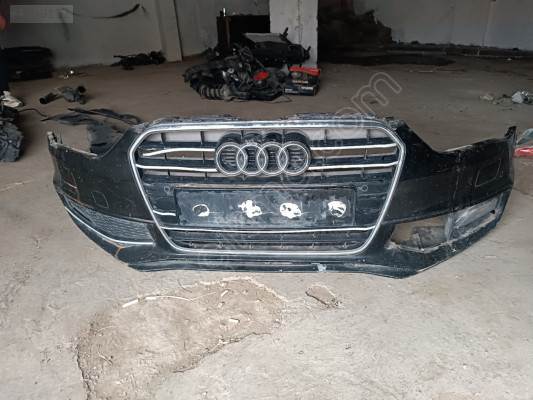 Audi A4 ön tampon dolu