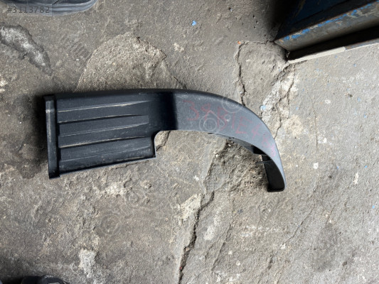 Toyota hılux arka tampon üst plastiği sol orjinal çıkma parça