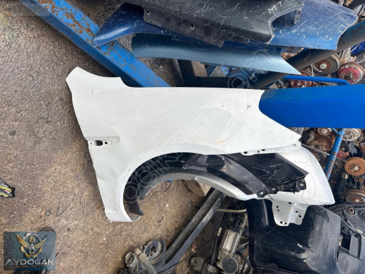 OTO CEM'DEN ÇIKMA HYUNDAİ ACCENT ERA SAĞ ÖN ÇAMURLUK