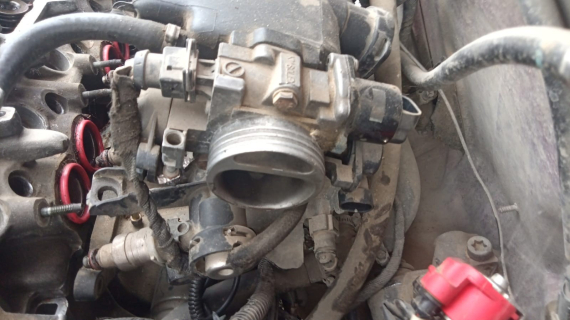 Citroen Saxo gaz kelebek