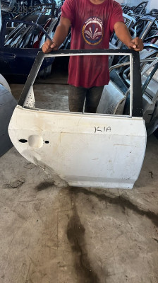 Kia ceed sw arka sağ kapı çıkma Orjınal parça