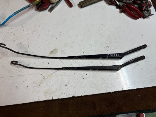 FORD FOCUS SİLECEK KOLU TAKIM