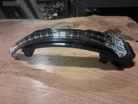 VOLKSWAGEN TİGUAN SAĞ AYNA SİNYALİ 5NA9490102