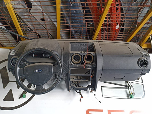 FORD FUSİON GÖĞÜSLÜK ÇIKMA