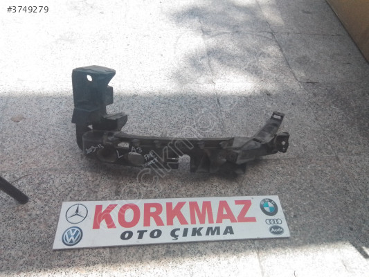 AUDI A3 FAR BRAKETI SOL 2009-2013