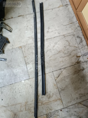 Astra F tek kapı sağ cam kenar çitası iç dış