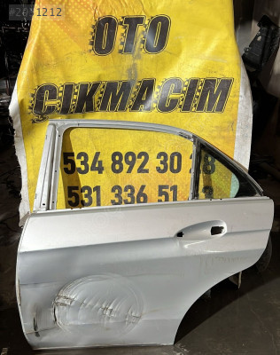 MERCEDES W212 E SERİSİ SOL ARKA KAPI
