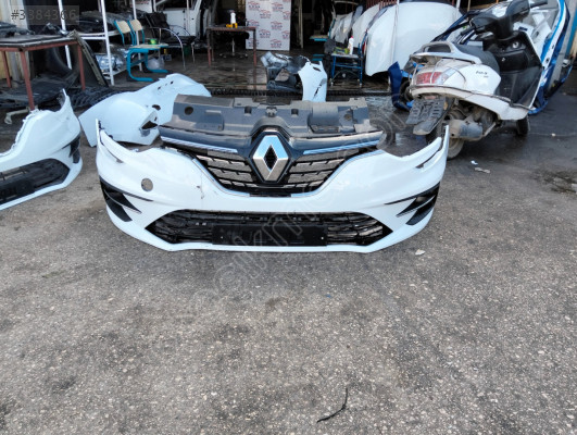 Renault megane 4.5 ön tampon