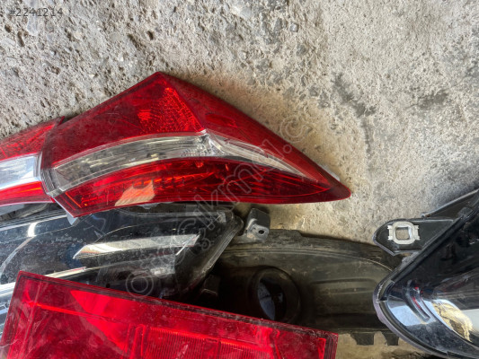 Toyota Corolla sol arka stop lambası