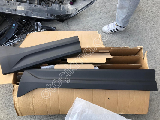 VOLVO XC40 KAPI BANDI SETİ SIFIR 31448319