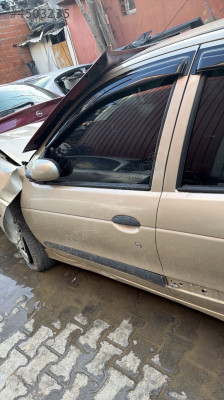 Renault Megane bir sol ön kapı