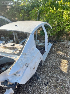 PEUGEOT 301 SAĞ ARKA ÇAMURLUK GÜÇMANLAR OTO