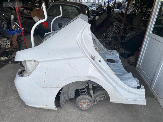 Peugeot 301 sağ arka çamurluk EMR OTOMATİV