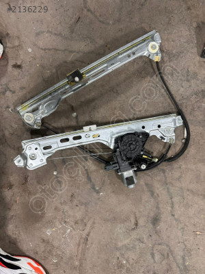 RENAULT MEGANE 4 SAĞ ÖN CAM KRİKOSU MG OTO