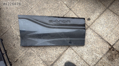 AUDİ Q6 E TRON ÇIKMA ORJİNAL KAPI BANDI 85H853970A BD1