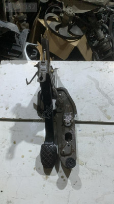 7H1 721 057 7H1721057 Volkswagen T5 Transporter Fren Pedalı