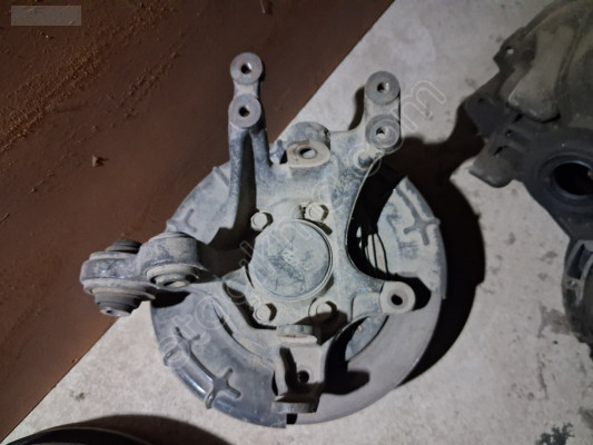 Hyundai  İ30  Arka  Sol  Akson  (Taşıyıcı)