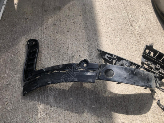 MERCEDES GLA H247 SOL ARKA TAMPON BRAKETİ 2478851100