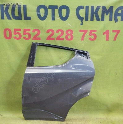 toyota C-HR sol arka kapı