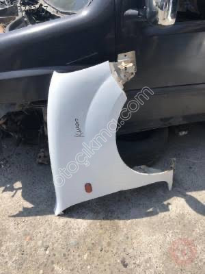 KANGO 2 SAĞ ÖN ÇAMURLUK
