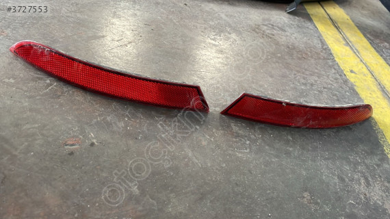 SKODA OCTAVİA ARKA TAMPON REFLEKTÖRLERİ