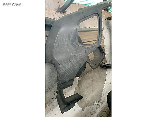 Dacia Duster sağ arka çamurluk 8.000 TL