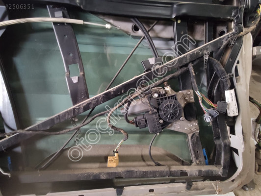 AUDİ A6 99-03 SOL ÖN CAM MOTORU