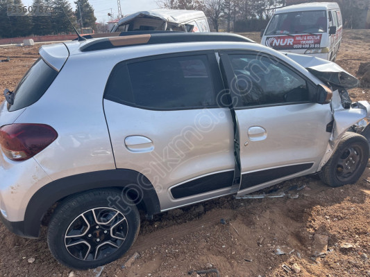 Dacia sprig sağ ön kapı