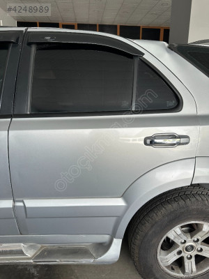 KİA SORENTO SOL ARKA KAPI ( GRİ - HATASIZ )