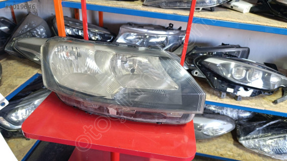 SKODA RAPİD SAĞ FAR ORJİNAL ÇIKMA