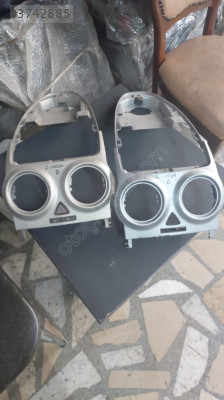 Opel Corsa D Çıkma Difüzör Çerçeveleri
