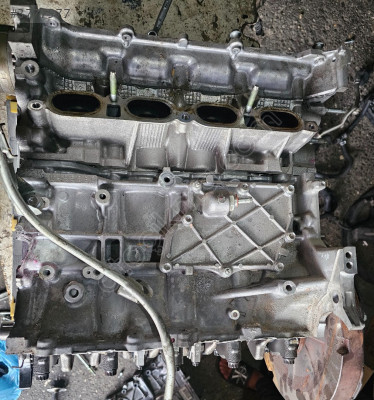 TOYOTA HİBRİT 1.8 SİLİNDİR KAPAGI ORJ̌İNAL ÇIKMA
