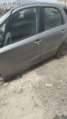 SUZUKİ SX4 KAPI