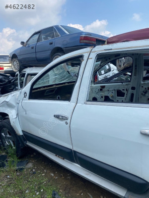 2015 DACİA DUSTER SOL ÖN KAPI