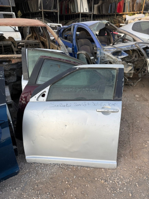 SUZUKİ SWİFT SOL ÖN KAPI ÇIKMA ORJİNAL