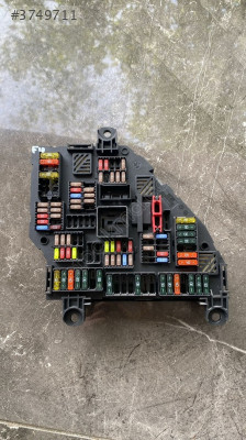 9252813 BMW F10 SİGORTA KUTUSU ORJINAL HATASIZ ÇIKMA EGE OTO