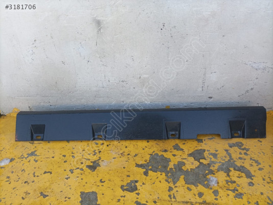 Courier sağ ön marşpiyel kaplama plastiği