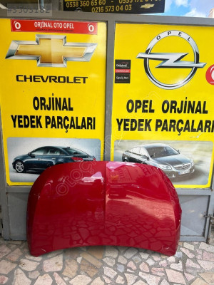 Opel Corsa f kırmızı kaput