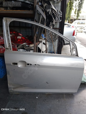 Ford Facus 2.5 sağ ön kapı 50€