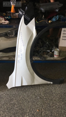 VW Tiguan Sağ Ön Çamurluk - Oto Çıkma Parçaları