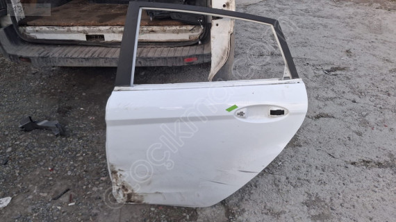 FORD FİESTA SOL ARKA KAPI ÇIKMA ORJİNAL