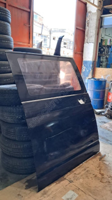 SÜRGÜLÜ KAPI SAĞ - T 5 - 7LA843108