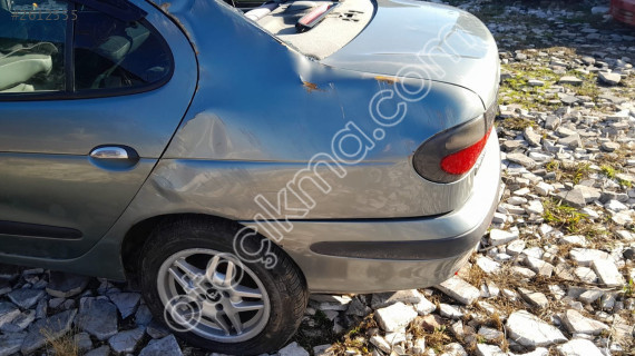 Megane 1 sol arka camurluk kesme yedek parça