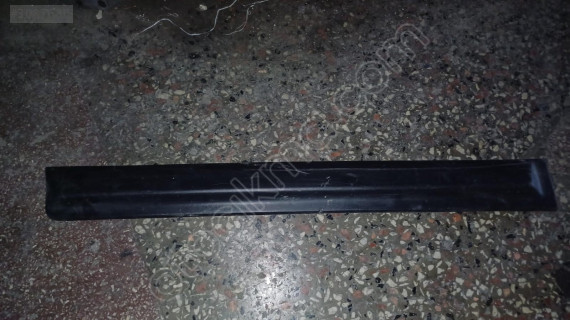 2009-2012 Citroen C4 sağ arka kapı alt çıtası