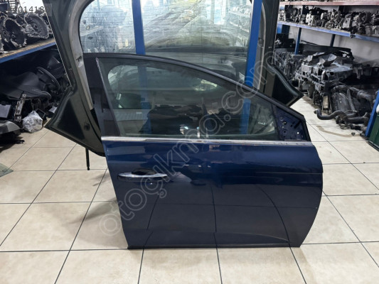 RENAULT MEGANE 4 SAĞ ÖN KAPI