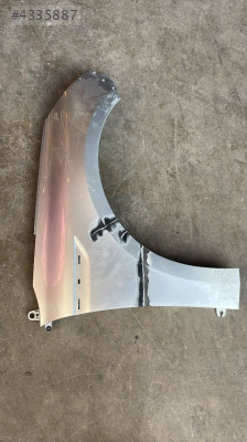 Megane 4  sağ çamurluk