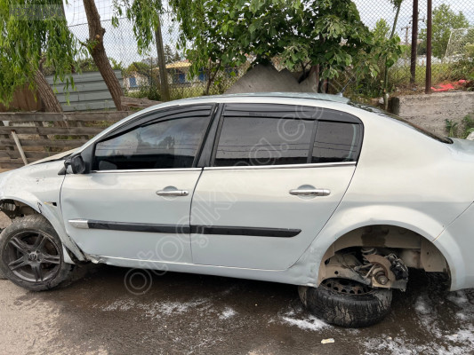 RENAULT MEGANE 2 SOL ARKA KAPILAR ADET FİYATI 25.000 TL