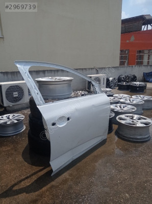 Reno megan 4 sağ ön kapı orjinal çıkma