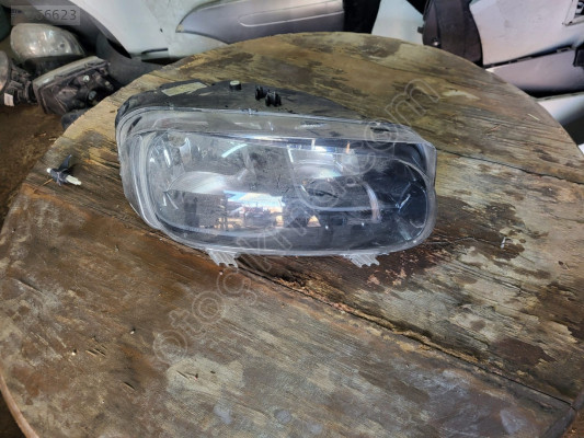 Citroën berlingo sağ ön far