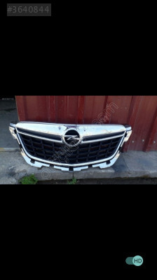 2014-16 Opel Mokka Orjinal Çıkma Ön Panjur Parçası